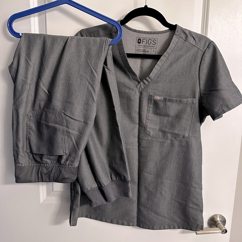 FIGS Small scrub set- graphite